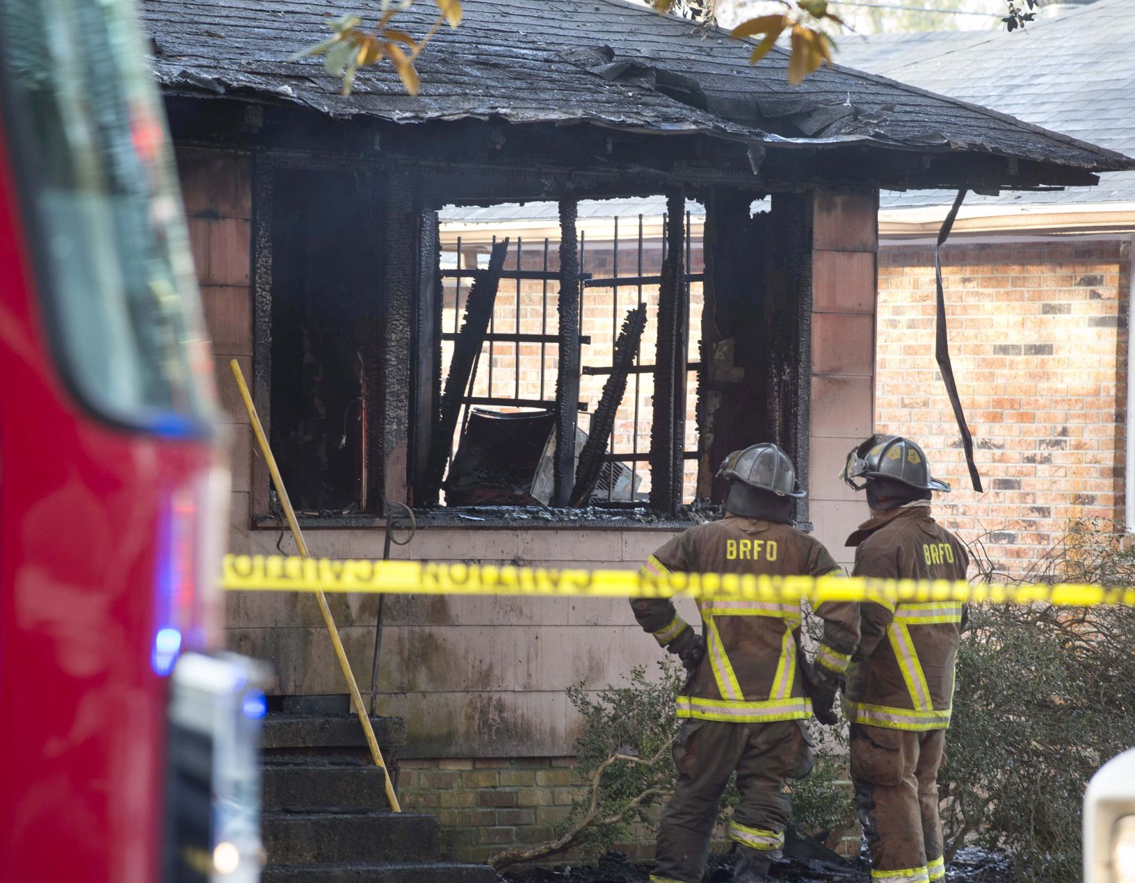 BR.multiplefatalityfire406.010618.jpg